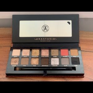 Anastasia Beverly Hills Sultry Eyeshadow Palette
